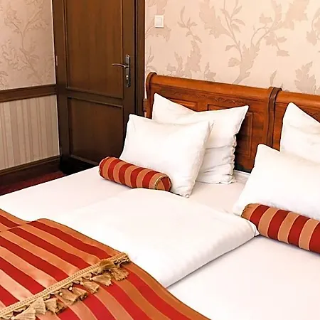 Hotel Dwor Slupia Kluki (Pomerania)