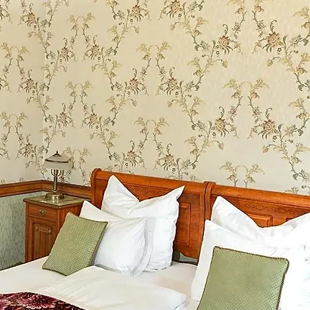 Dwor Slupia Hotel Kluki (Pomerania)